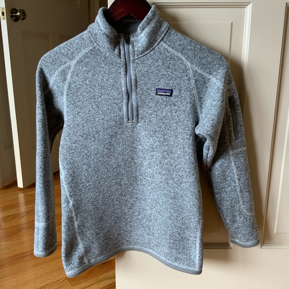 Worn once Patigonia Heathered Gray 1/4 zip jacket size 14!